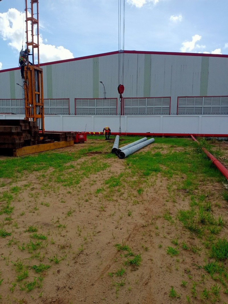 Thi công cảnh quan ép cọc sân tennis