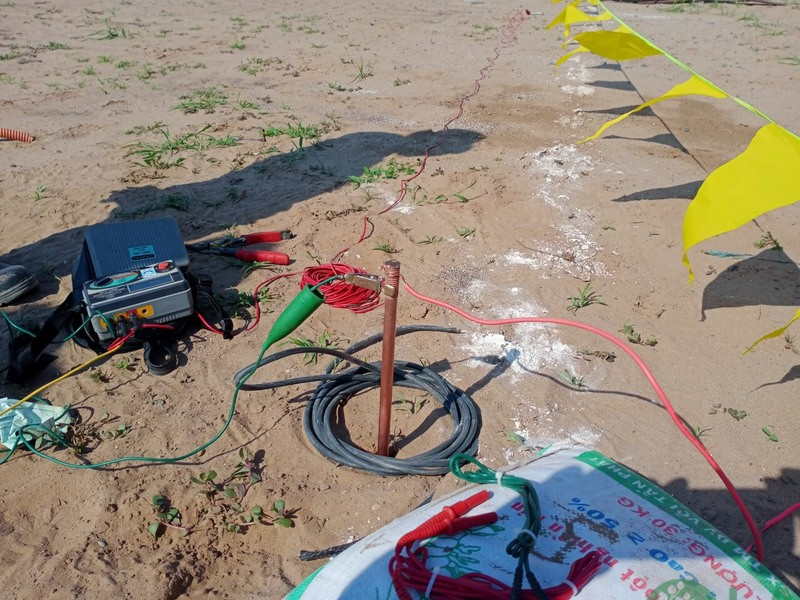 Thi công cảnh quan ép cọc sân tennis