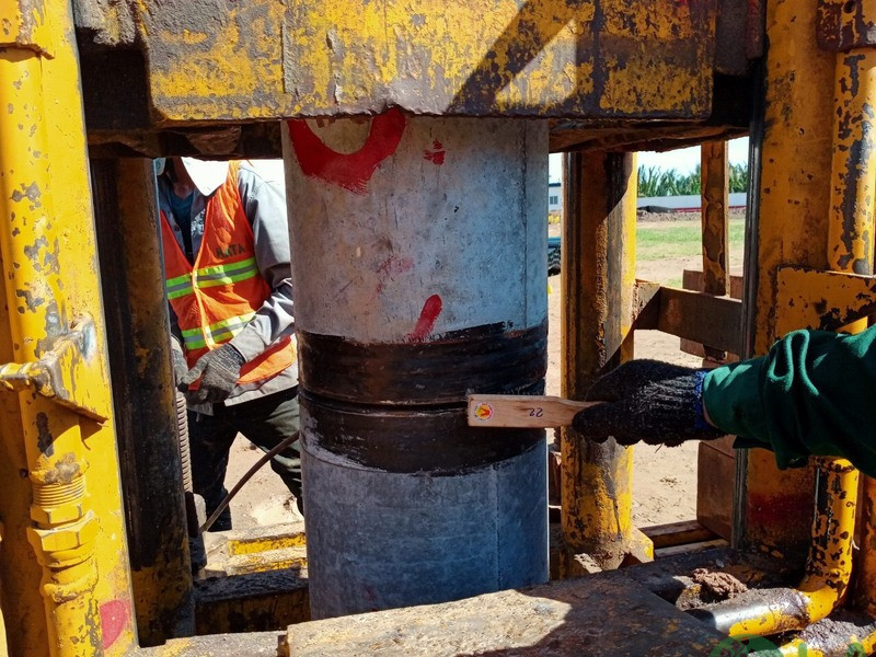 Thi công cảnh quan ép cọc sân tennis