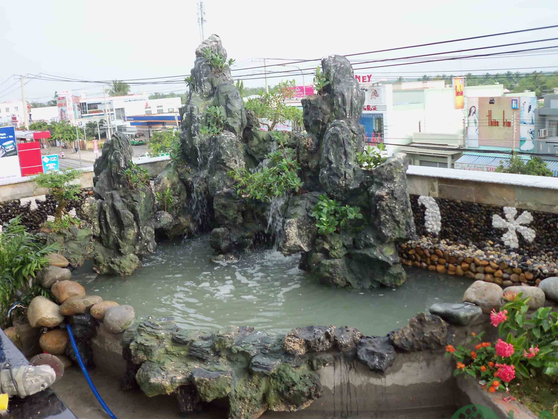 tiểu cảnh hòn non bộ thác nước