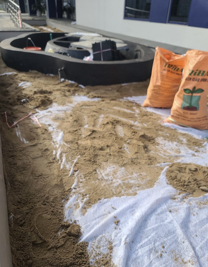 Thi công hồ cá nhà máy Hiệp Phước