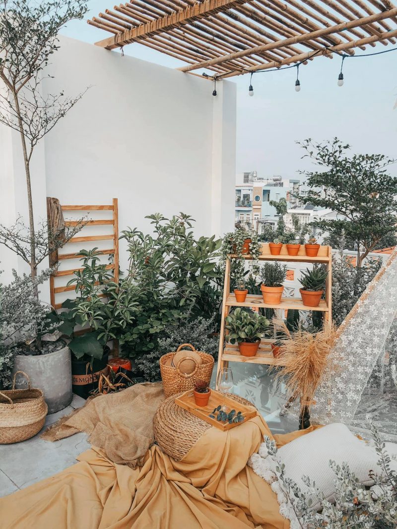 thiết kế sân vườn trên sân thượng