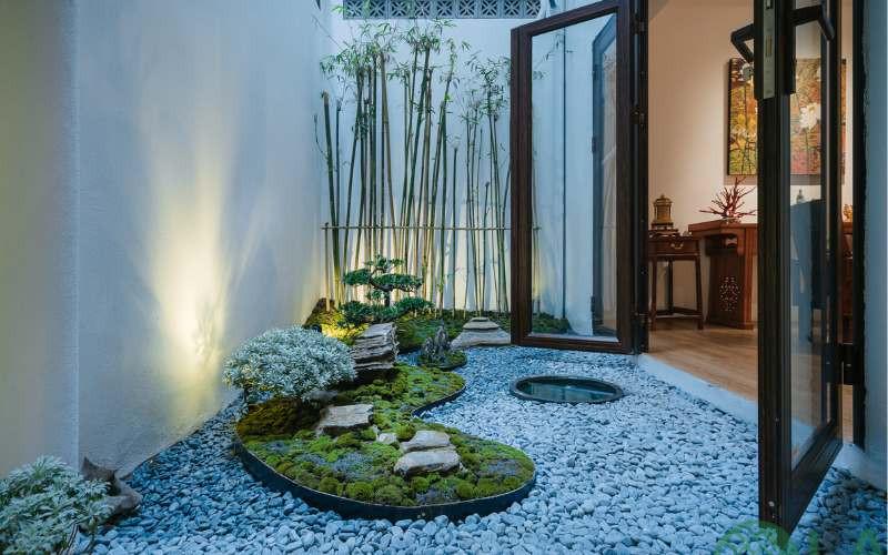 sân vườn nhỏ bên hông nhà