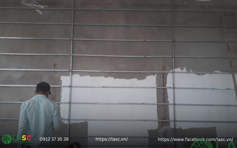 tường cây đứng 