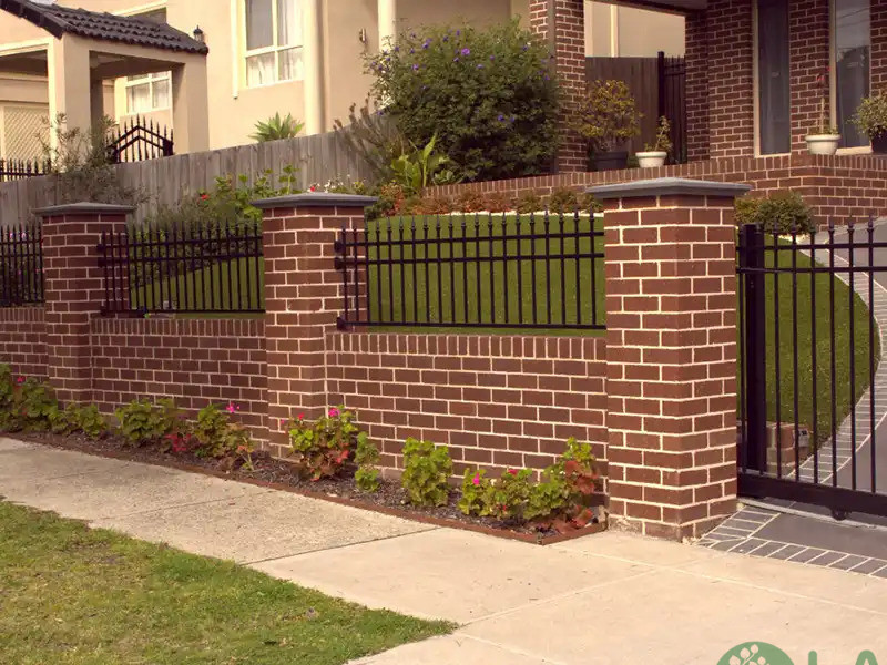 thiết kế hàng rào sân vườn 