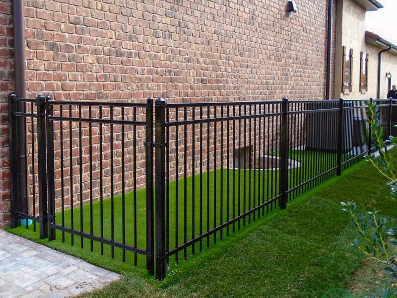 thiết kế hàng rào sân vườn 