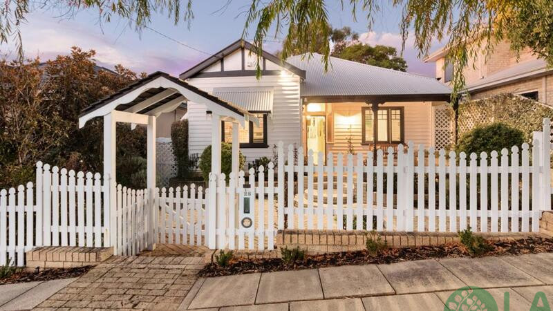 thiết kế hàng rào sân vườn